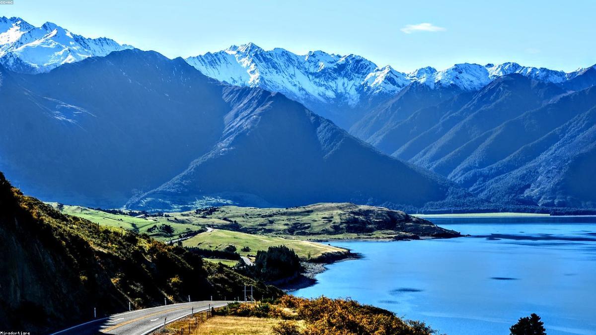 Mountains behind a lake