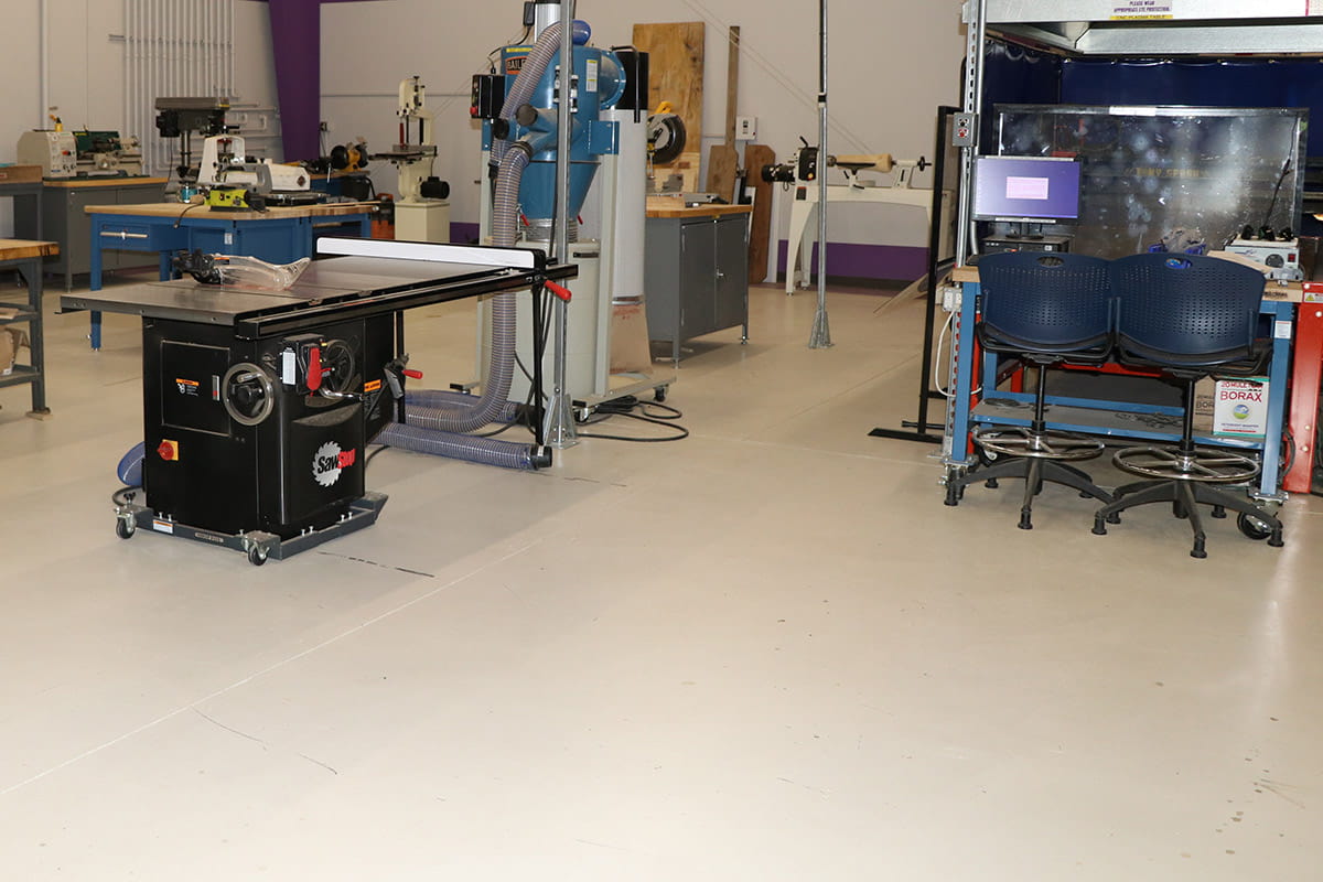 Wide view of some of the equipment available for use in the makerspace at San Juan College.